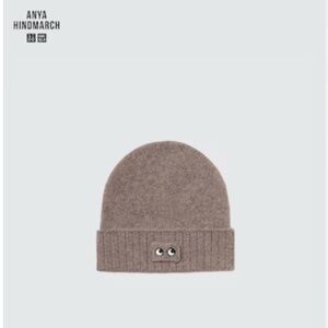 Anya Hindmarch Uniqlo collab brown 100% cashmere knitted beanie hat tuque NWT